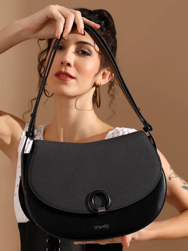 Exotic_Simone_Textured_Saddle_Bag_Black