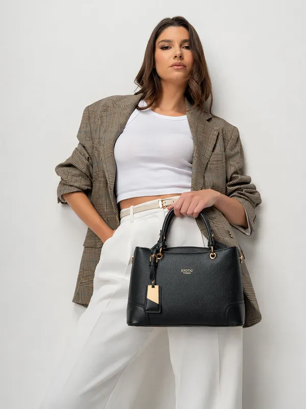 Exotic_Caramel_Edge_Structured_Handbag_Black_Black