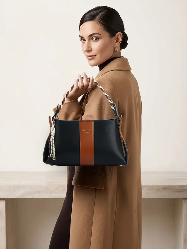 Exotic_Noir_Twist_Structured_Handbag_Black_Black