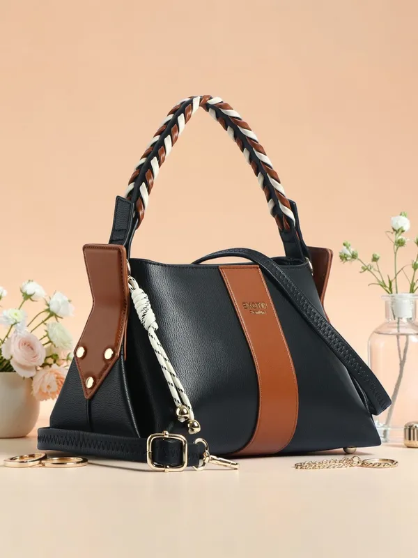 Exotic_Noir_Twist_Structured_Handbag_Black_Black