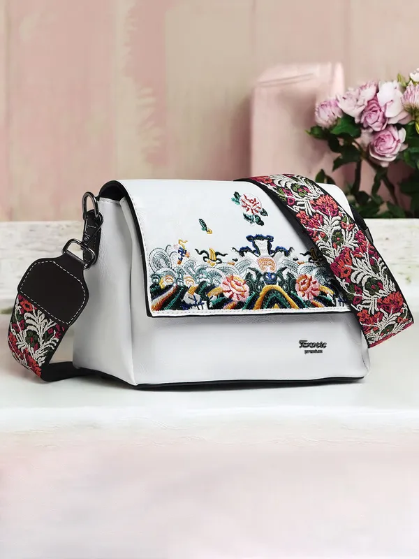 Exotic_Women_S_Premium_Flora_Embroidery_Flap_Sling_Bag_White_White
