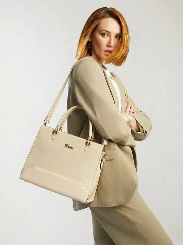 Exotic_Elevate_Your_Stylish_Premium_Handbag_White_White