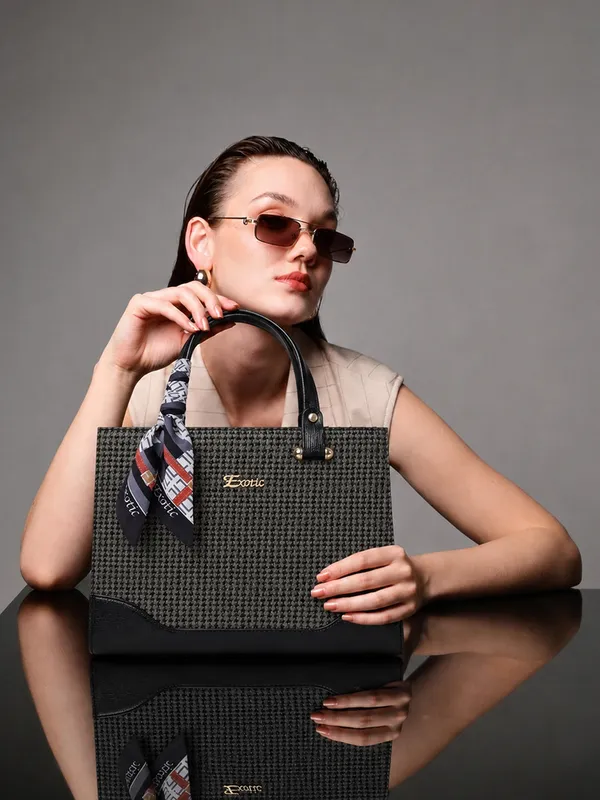 Exotic_Charme_Houndstooth_Dual_Tone_Sling_Cum_Handbag_Black