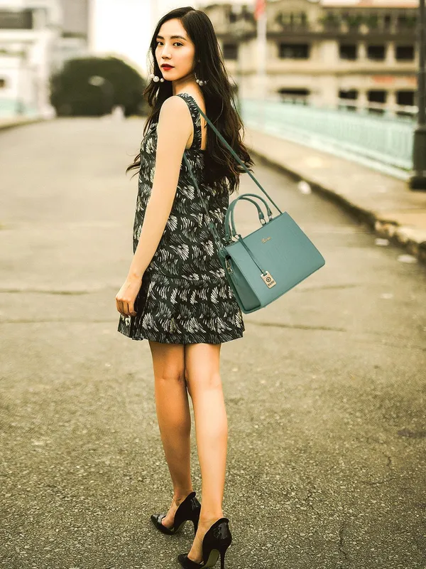 Exotic_Studded_Hand_Bag_For_Women_Pista
