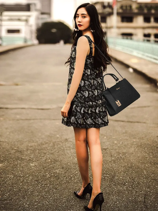 Exotic_Studded_Hand_Bag_For_Women_Black