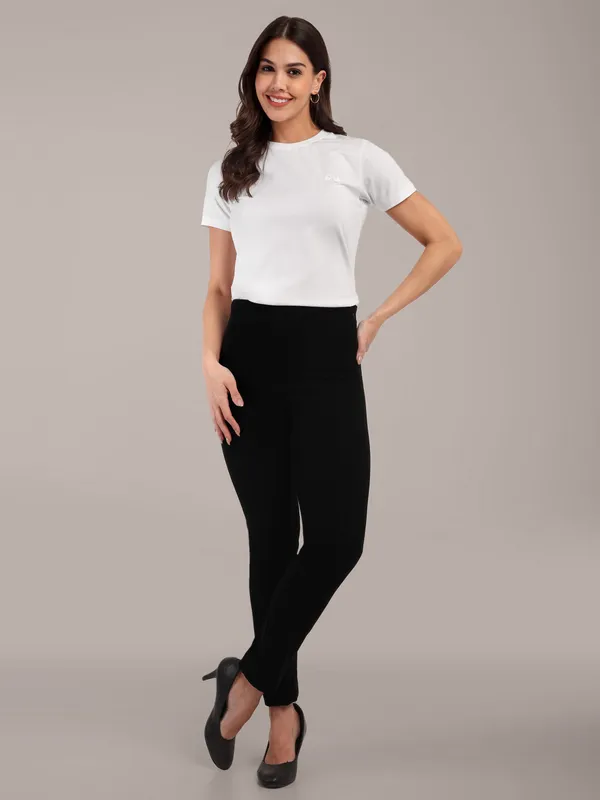 Women_S_Vandee_Classic_Organic_Cotton_Anti_Stain_Anti_Odour_Round_Neck_T_Shirt_White