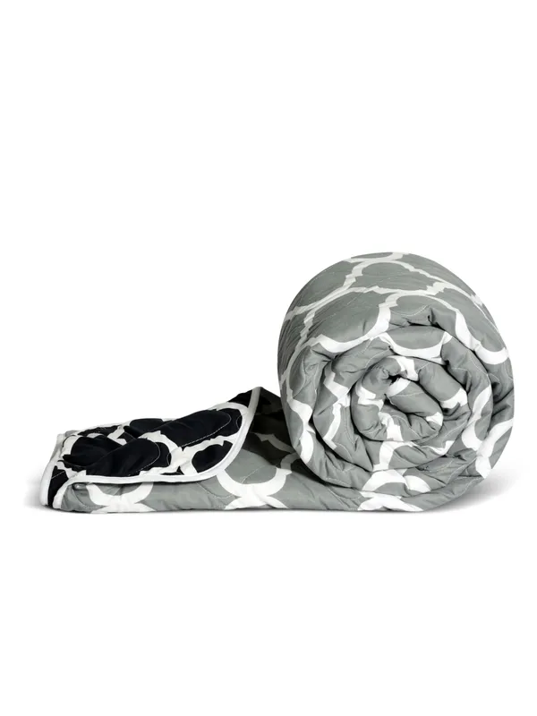 _Microfibre_Mild_Winter_110_GSM_Reversible_Single_Bed_Quilt_Comforter_Blanket_-_(Black_and_Grey,_Abstract)