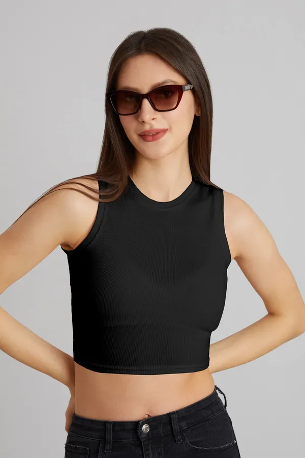 Stylish_Sleeveless_Round_Neck_Ribbed_Black_Tank_Tops