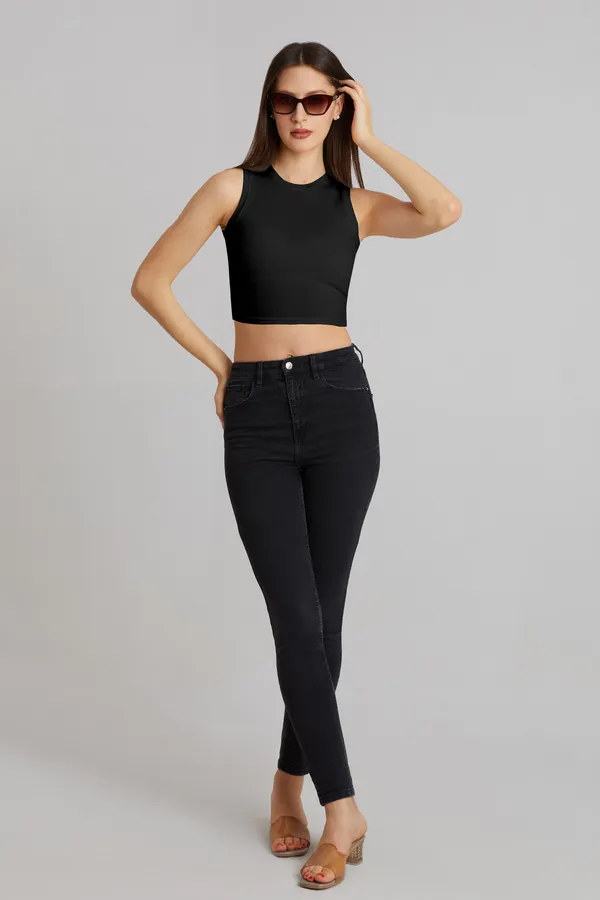 Stylish_Sleeveless_Round_Neck_Ribbed_Black_Tank_Tops