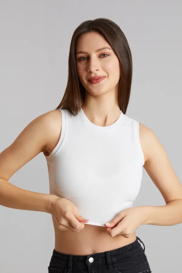 Stylish_Sleeveless_Round_Neck_Ribbed_White_Tank_Tops