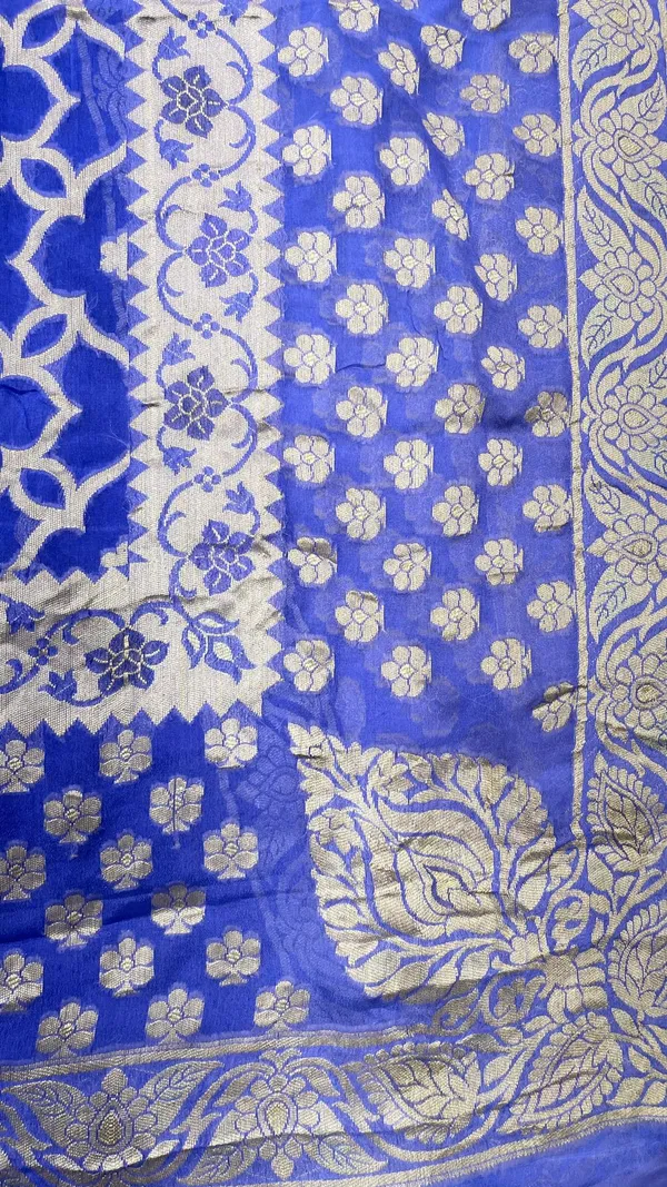 Humairah_Presents_Pure_Handloom_Blue_Chiffon_Koniya_Zari_Geometrical_Jaal_with_Skirt_Zari_Border_with_Blue_Blouse