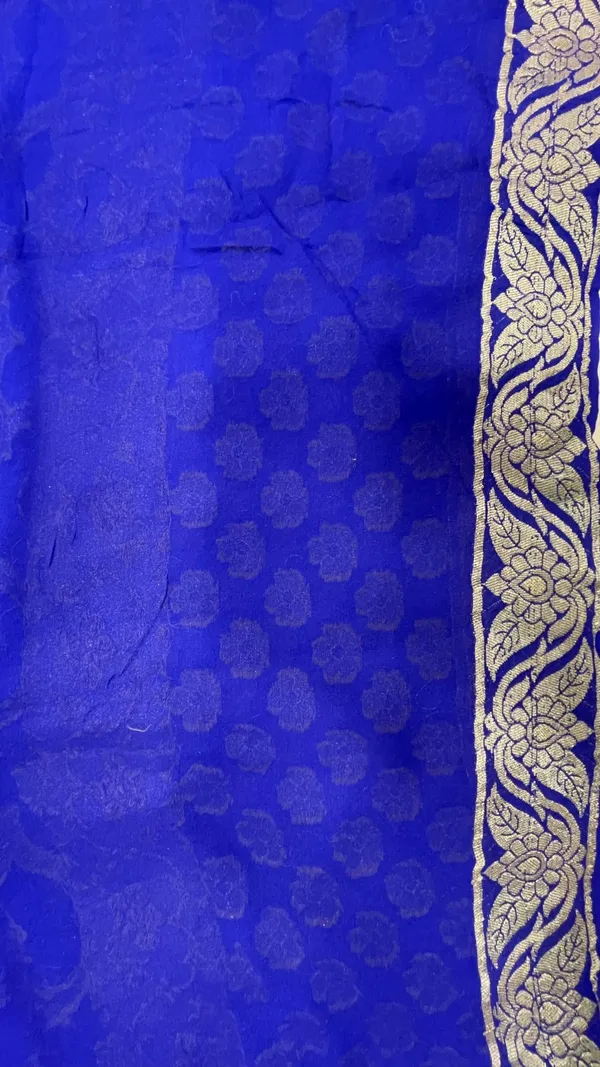Humairah_Presents_Pure_Handloom_Blue_Chiffon_Koniya_Zari_Geometrical_Jaal_with_Skirt_Zari_Border_with_Blue_Blouse