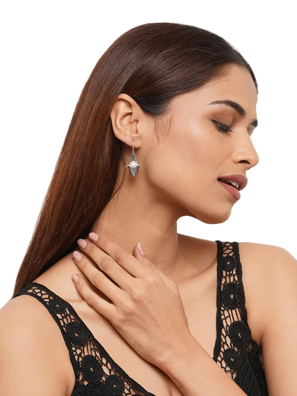 Floral_Pearl_Hook_Earrings