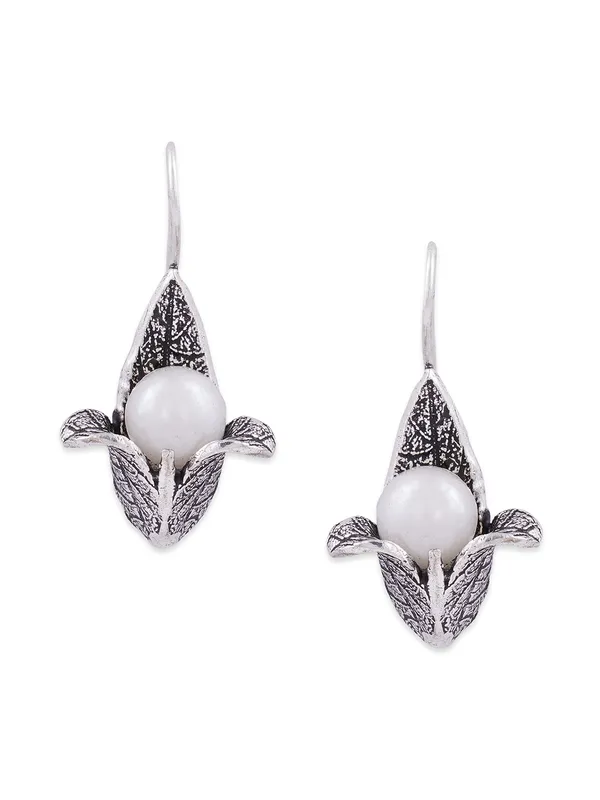 Floral_Pearl_Hook_Earrings