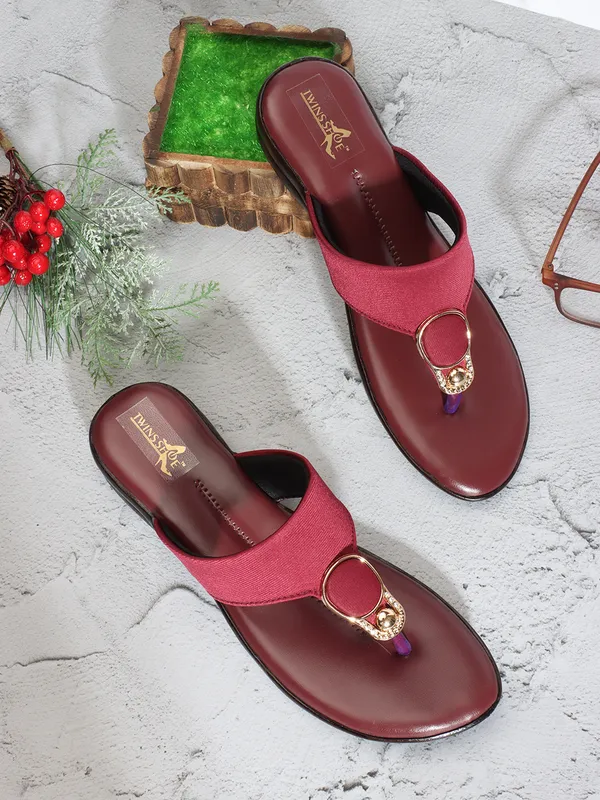 Casual_Buckle_Flat_Slippers_(Cherry)