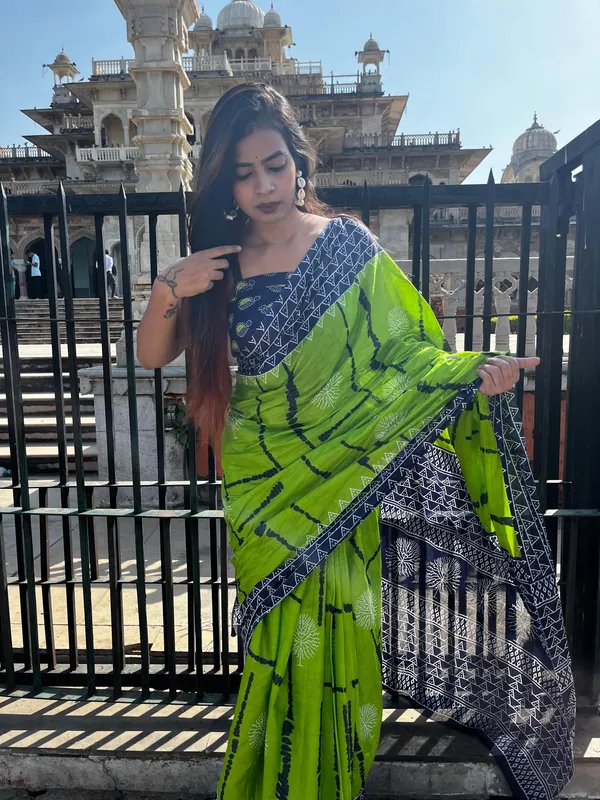 Ikkat_Print_Pure_Soft_Cotton_saree_With_Blouse_Piece