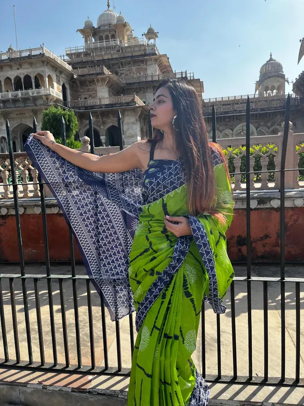 Ikkat_Print_Pure_Soft_Cotton_saree_With_Blouse_Piece