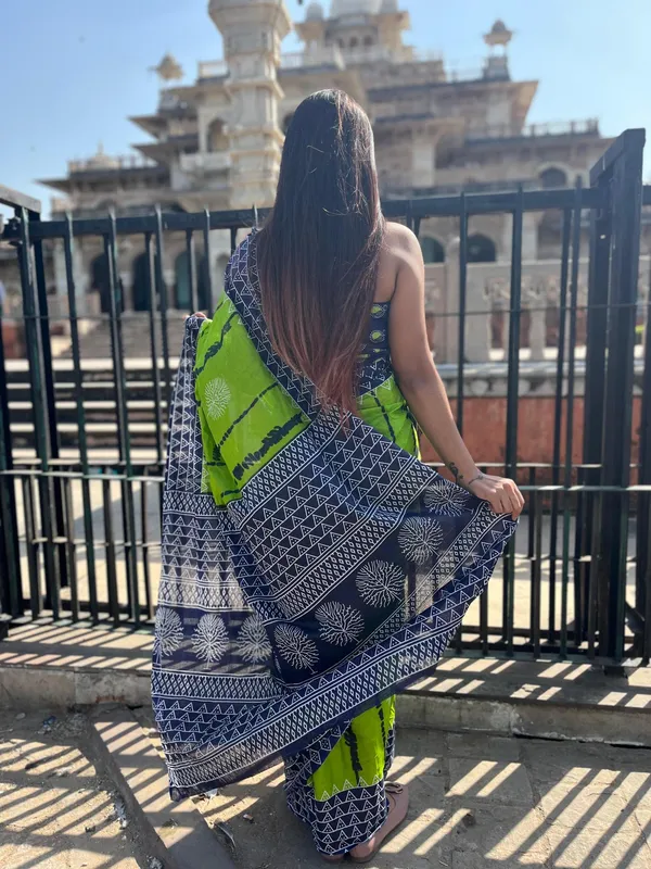 Ikkat_Print_Pure_Soft_Cotton_saree_With_Blouse_Piece