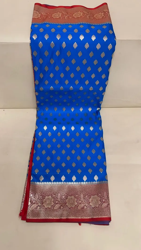 Humairah_Presents_Blue_Katan_Silk_Floral_Zari_Booti_with_Contrast_Red_2D_Silver_Zari_Border_with_Red_Blouse
