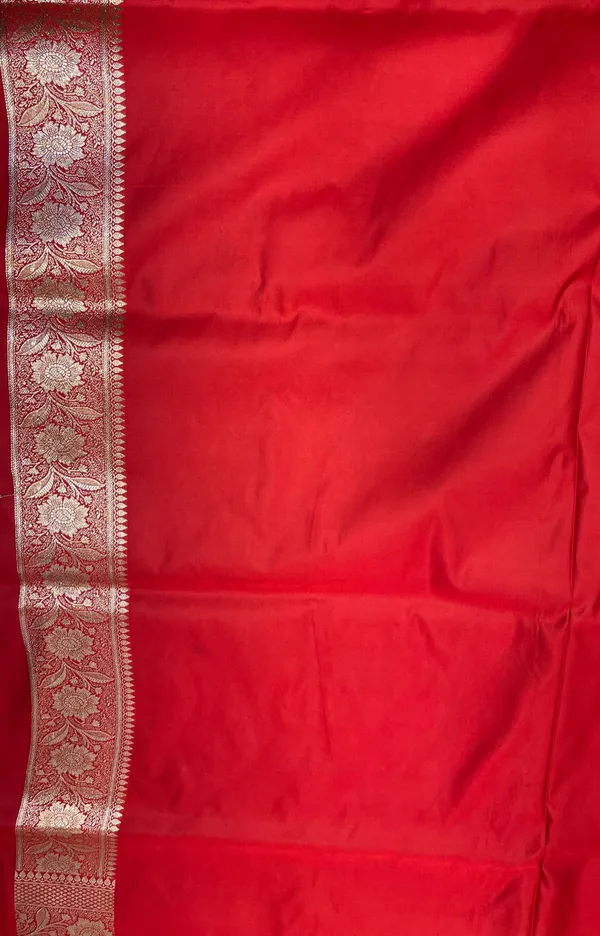 Humairah_Presents_Blue_Katan_Silk_Floral_Zari_Booti_with_Contrast_Red_2D_Silver_Zari_Border_with_Red_Blouse