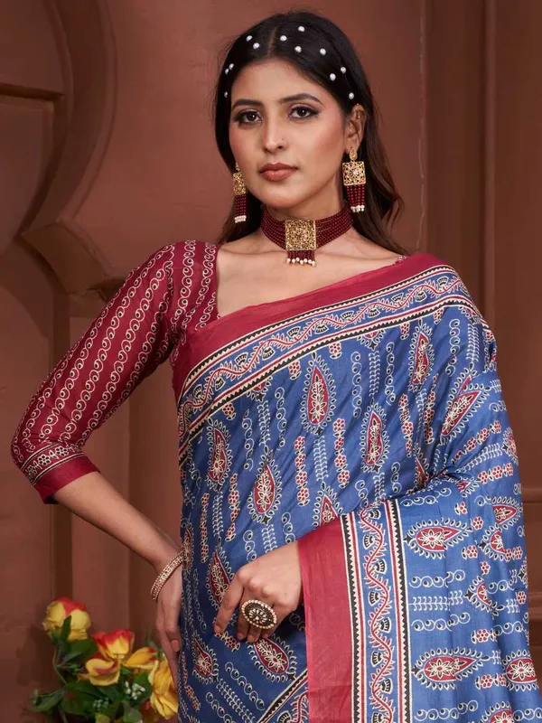 Ikkat_Print_Pure_Soft_Cotton_saree_With_Blouse_Piece