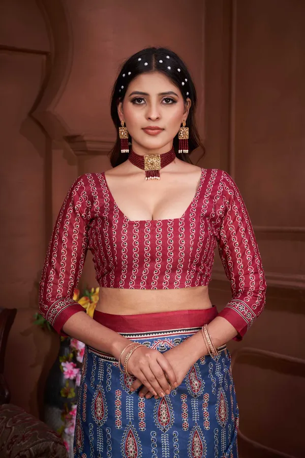 Ikkat_Print_Pure_Soft_Cotton_saree_With_Blouse_Piece