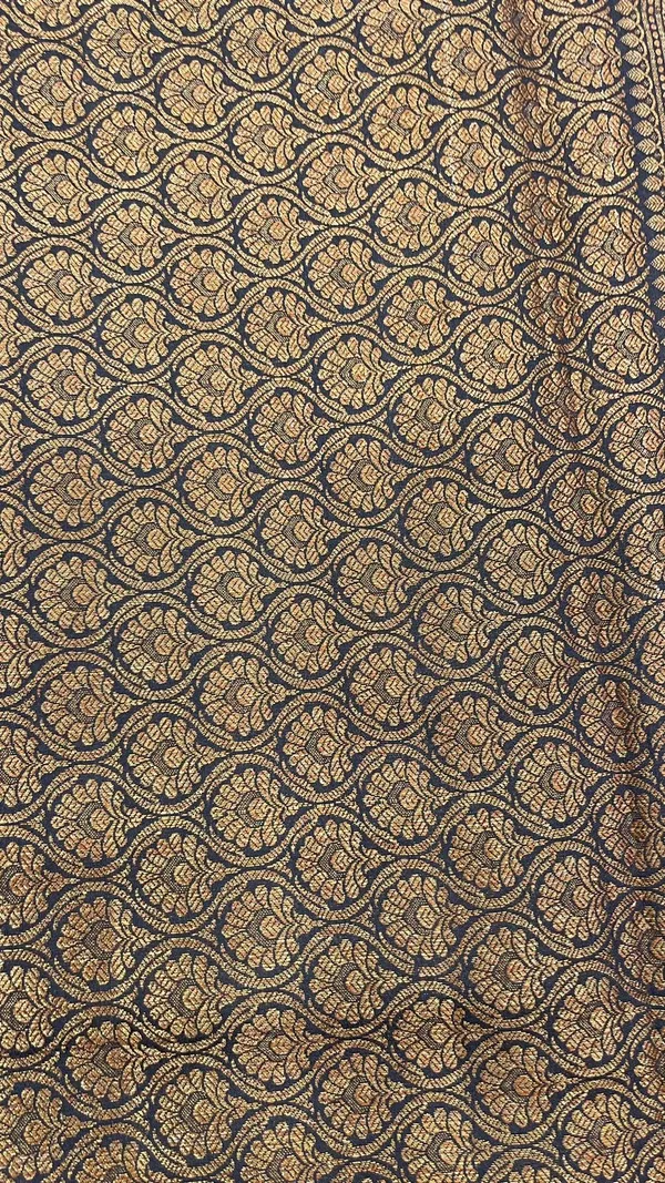 Humairah_Pure_Handwoven_Sea_Green_Muga_Silk_Floral_Zari_Mina_Booti_Contrast_Navy_Blue_Anchal_Copper_Zari_Border_Banarasi_Saree_with_Navy_Blue_Blouse_piece