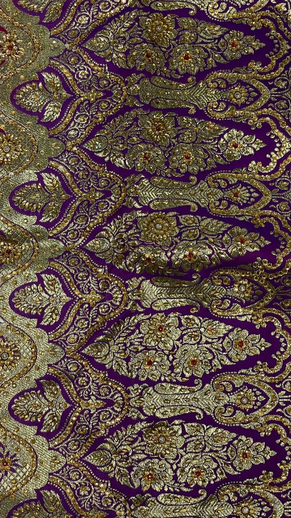 Humairah_Presents_Purple_Stone_Work_Golden_Zari_Booti_Floral_Jaal_with_Paisely_Contrast_Red_Boota_Pallu_Zari_Border_and_Red_Blouse_Banarasi_Saree