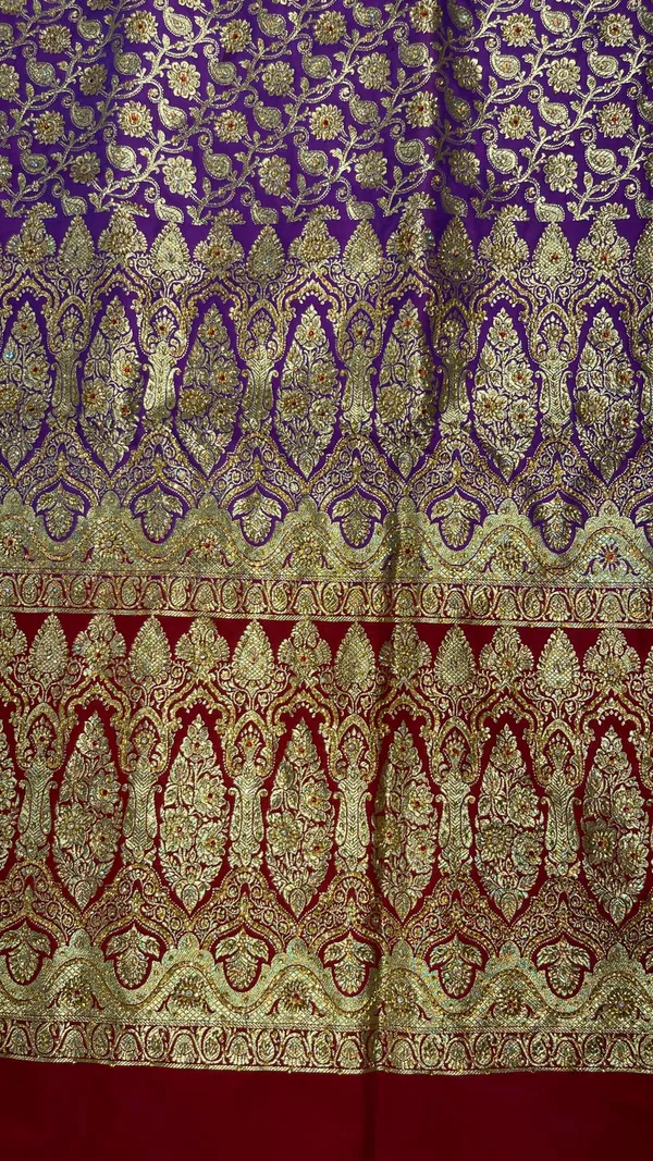 Humairah_Presents_Purple_Stone_Work_Golden_Zari_Booti_Floral_Jaal_with_Paisely_Contrast_Red_Boota_Pallu_Zari_Border_and_Red_Blouse_Banarasi_Saree