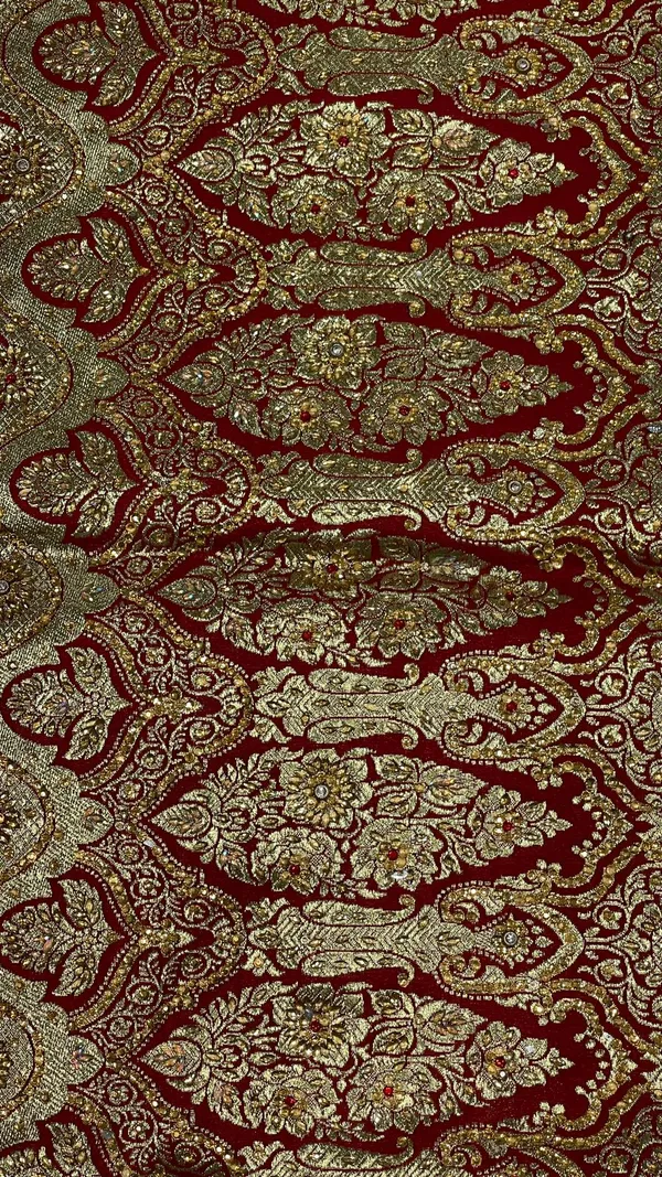 Humairah_Presents_Purple_Stone_Work_Golden_Zari_Booti_Floral_Jaal_with_Paisely_Contrast_Red_Boota_Pallu_Zari_Border_and_Red_Blouse_Banarasi_Saree