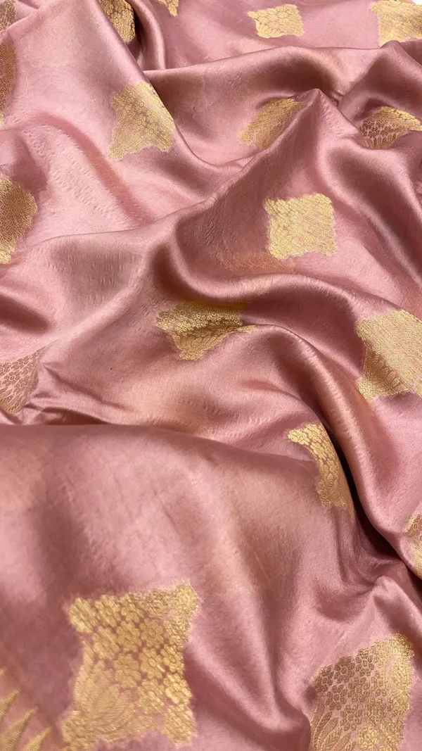 Humairah_Pure_Handloom_Mauve_Dupion_Silk_Golden_Zari_Floral_Boota_with_Skirt_Silver_Mina_Zari_Border_and_Mauve_Blouse
