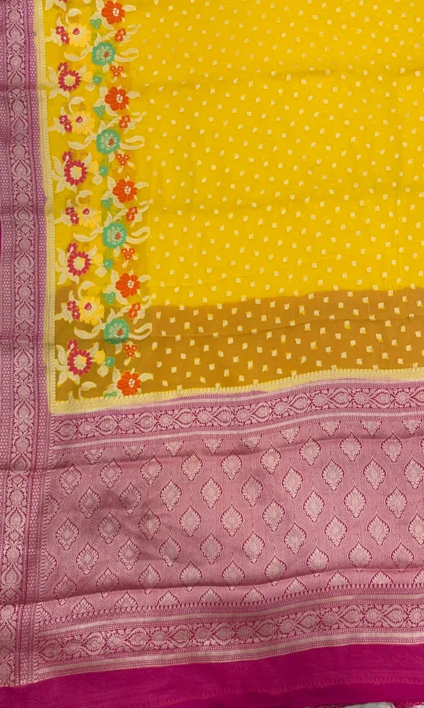 Humairah_Presents_Pure_Handloom_Yellow_Chiffon_Resham_Zari_Chunri_Booti_Skirt_Paithani_Border_with_Contrast_Pink_Pallu_and_Pink_Blouse