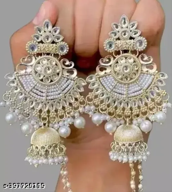 Bollywood_Style_Combo_Pearl_Kundan_Mangtikas_With_Earrings_For_Girls