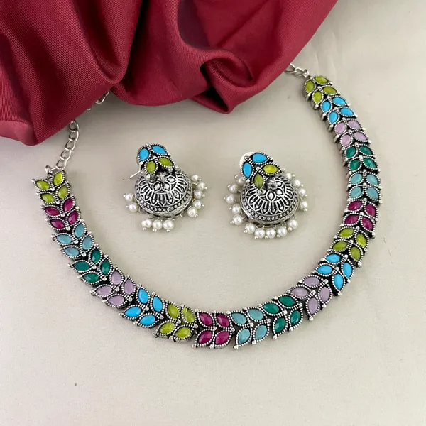 Twin_Leaf_Silver_Necklace_&_Earrings_Set_–_Elegant_Nature-Inspired_Design