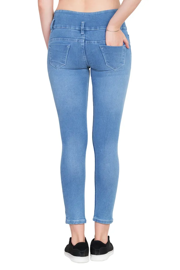 Black_Jeans__Comfortable,_Stylish_And_Trendy_Casual_Wear