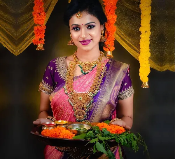 Pink_Woven_Kanjivaram_Silk_Saree_with_Saree_Cover