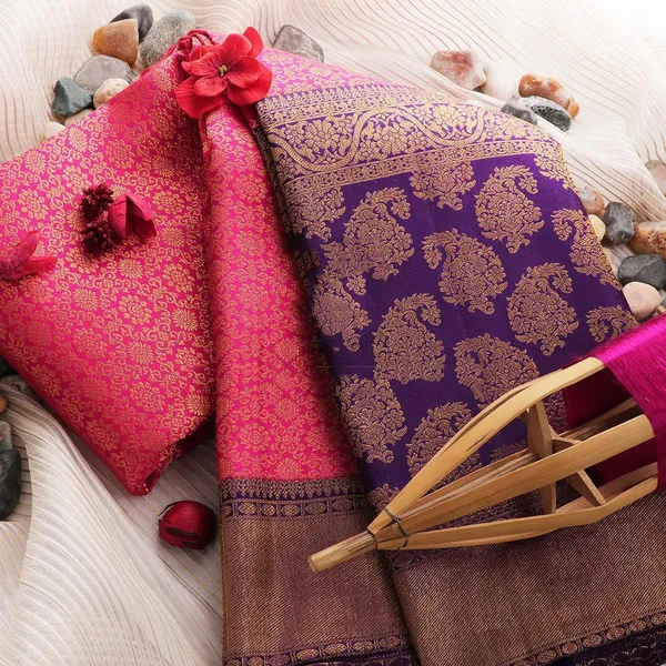 Pink_Woven_Kanjivaram_Silk_Saree_with_Saree_Cover