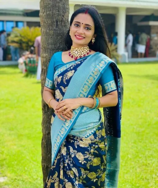 Purple_Woven_Kanjivaram_Silk_Saree_with_Saree_Cover