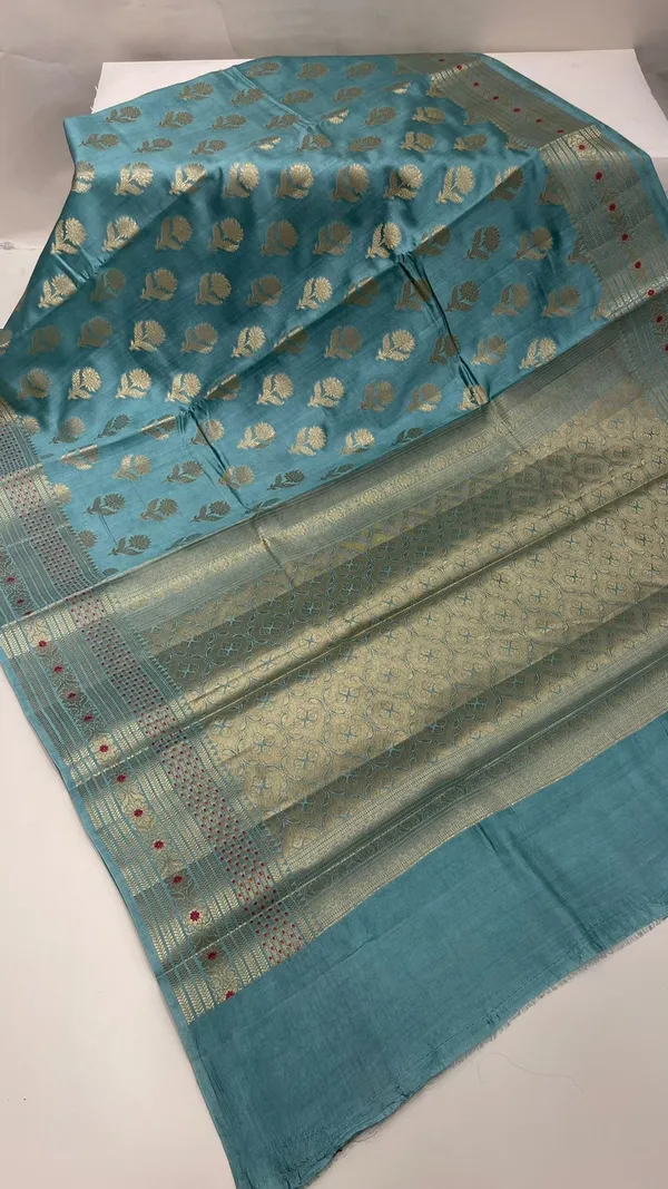 Humairah_Pure_Handwoven_Sea_green_Chiniya_Silk_Gold_Floral_Zari_Booti_with_Minakari_Zari_Border_Banarasi_Saree_with_Sea_green_Blouse_piece