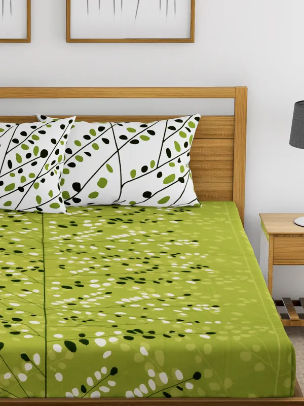 Floral_Cotton_Bed_Sheet_for_Queen_Size_Bed_with_2_Pillow_Covers_-_Green