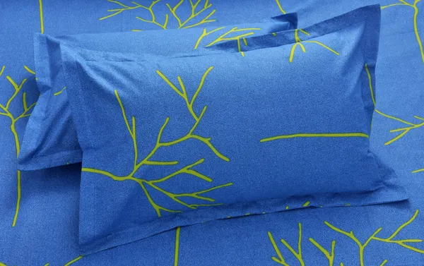 144_TC_Floral_Cotton_Bedsheet_for_Queen_Size_Bed_with_2_Pillow_Covers_-_Blue_and_Green