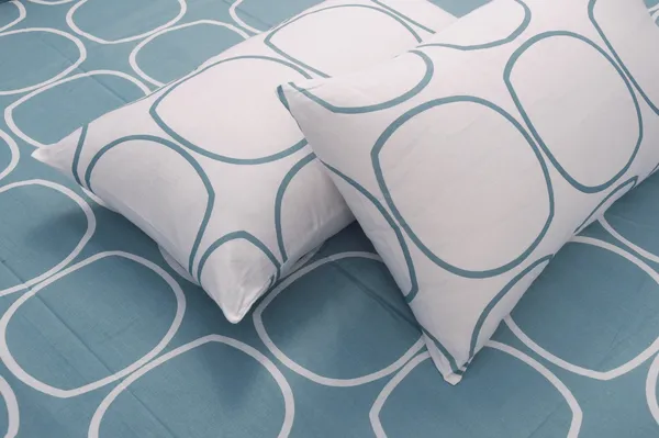 144_TC_Geometric_Cotton_Bedsheet_for_Queen_Size_Bed_Cotton_with_2_Pillow_Covers_-_Blue_&_White