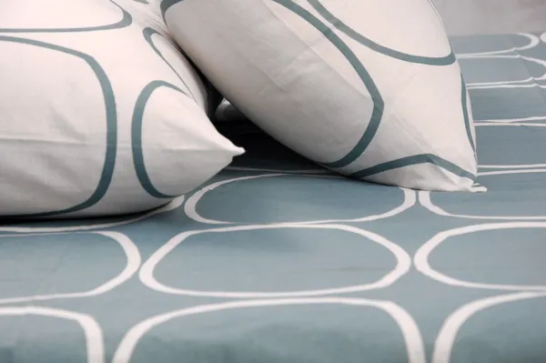 144_TC_Geometric_Cotton_Bedsheet_for_Queen_Size_Bed_Cotton_with_2_Pillow_Covers_-_Blue_&_White