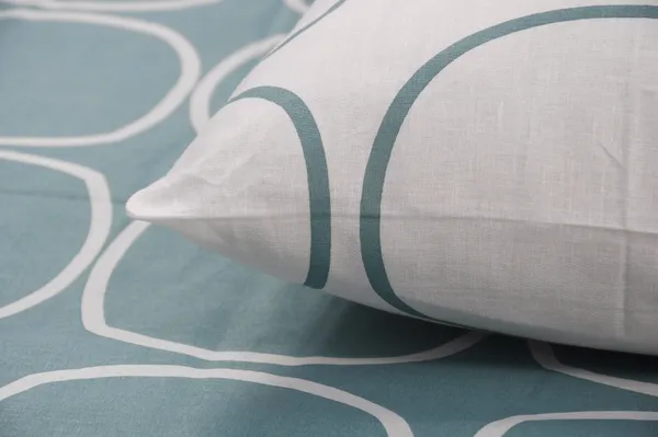 144_TC_Geometric_Cotton_Bedsheet_for_Queen_Size_Bed_Cotton_with_2_Pillow_Covers_-_Blue_&_White