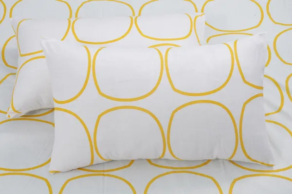 144_TC_Geometric_Cotton_Bedsheet_for_Double_Bed_King_Size_with_2_Pillow_Covers_|_9ft_x_9ft_|_White_(Yellow_Circles)