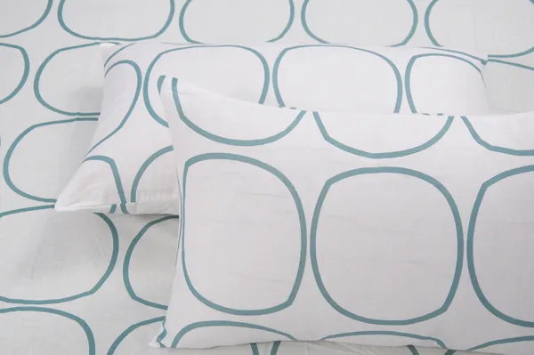 144_TC_Geometric_King_Size_Bedsheet_Cotton_with_2_Pillow_Covers_|_108_x_108_inches_|_White_(Blue_Circles)