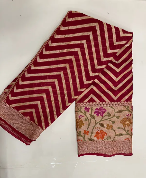 Humairah_Presents_Pure_Handloom_Maroon_Chiffon_Resham_Zari_Zig-Zag_with_Paithani_Skirt_Zari_Border_with_Maroon_Blouse