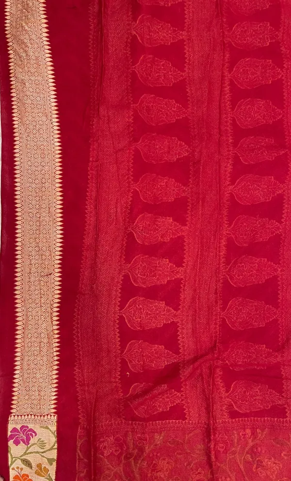 Humairah_Presents_Pure_Handloom_Maroon_Chiffon_Resham_Zari_Zig-Zag_with_Paithani_Skirt_Zari_Border_with_Maroon_Blouse