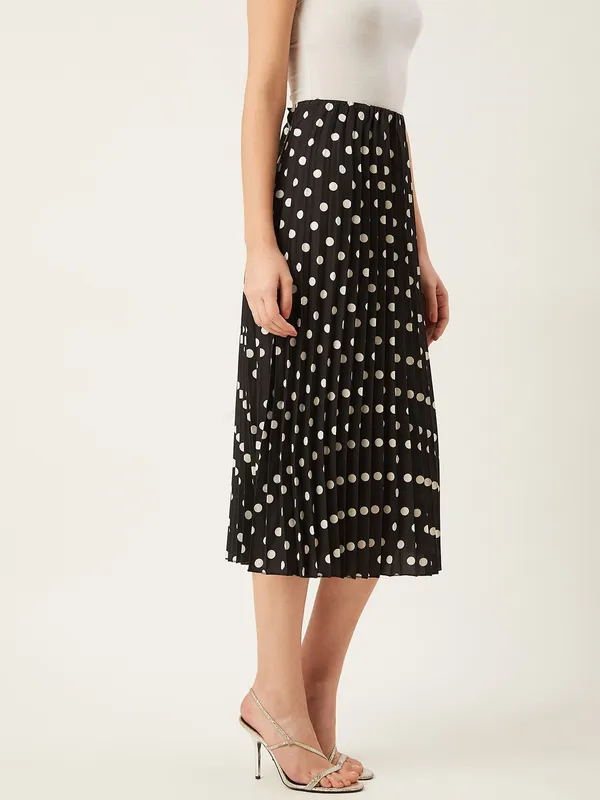 Black_&_White_Crepe_Polka_Print_Casual_Pleated_Skirt_For_Women