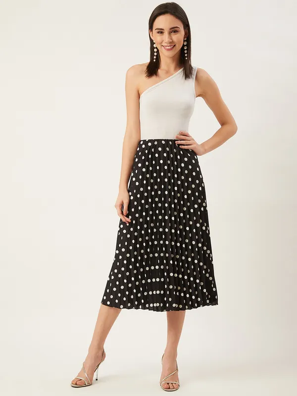 Black_&_White_Crepe_Polka_Print_Casual_Pleated_Skirt_For_Women